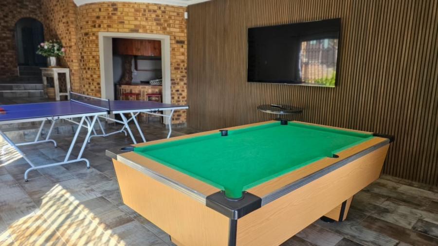 4 Bedroom Property for Sale in Zilkaatsnek North West